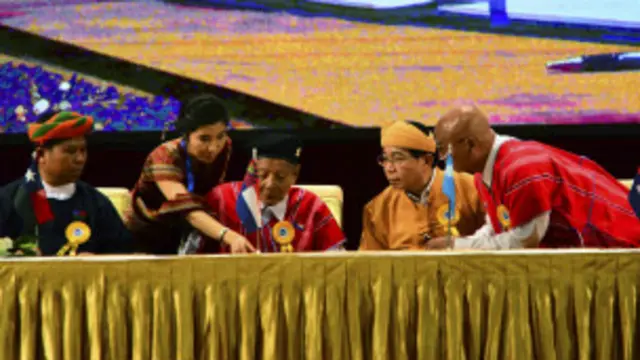 အပစ်ရပ်ရေး စာချုပ်ပါ သဘောတူချက်အရ နိုင်ငံရေး ဆွေးနွေးပွဲ မူဘောင်ကို ရက်ပေါင်း၆၀ အတွင်း အပြီးရေးဆွဲရမှာဖြစ်