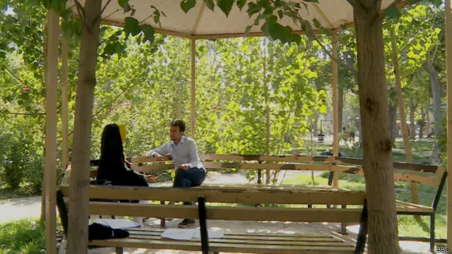 طالبان کے دور حکومت میں خواتین کو برقع پہننا ضروری تھا