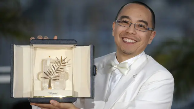 Đạo diễn Apichatpong Weerasethakul nhận giải Cành Cọ Vàng năm 2010