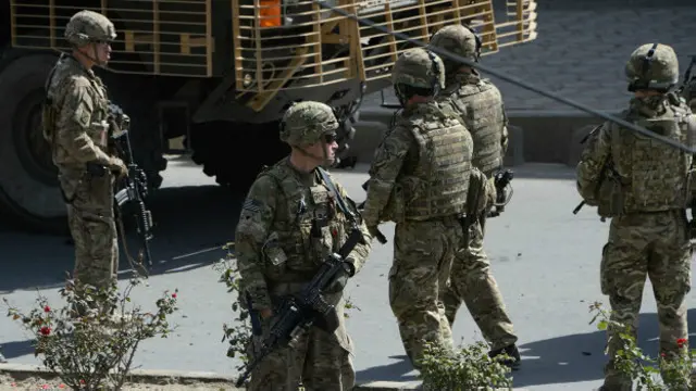 अफ़ग़ानिस्तान में तैनात अमरीकी सैनिक.