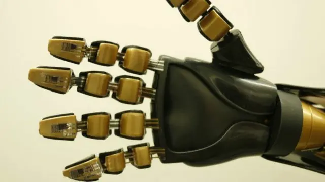 جهاز الاستشعار يظهر في رؤوس الأصابع في اليد الاصطناعية