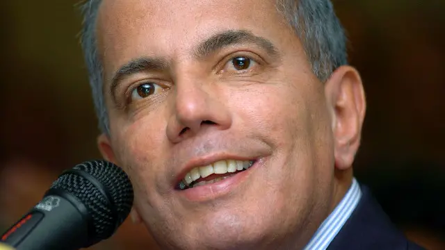 آقای روزالس جمعه پیش اعلام کرد قصد دارد به ونزوئلا بازگردد