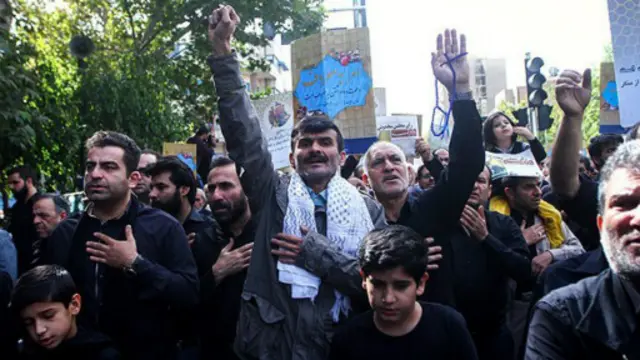 پس از نماز جمعه امروز تهران 'راهپیمایی بزرگداشت هفته امر به معروف و نهی از منکر' برگزار شد