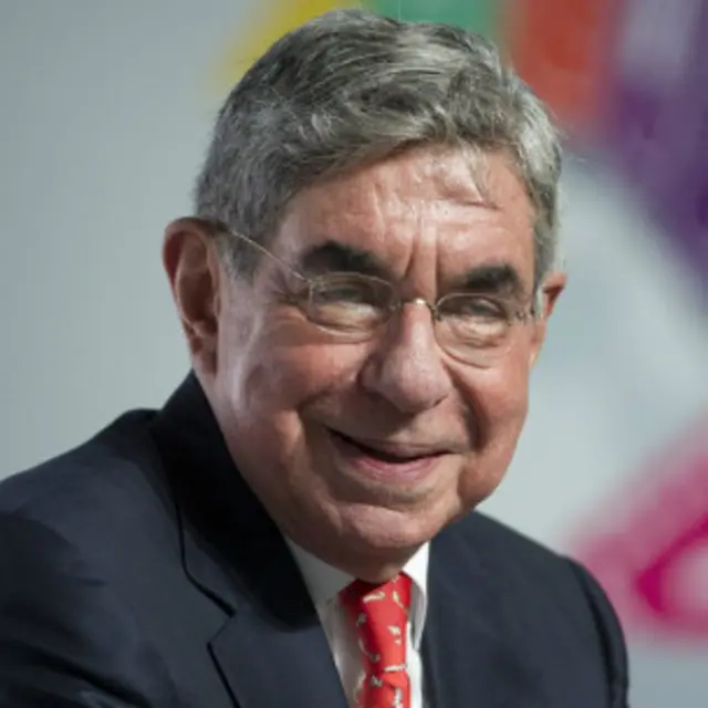 Oscar Arias ve esperanzas en los jóvenes de ahora.