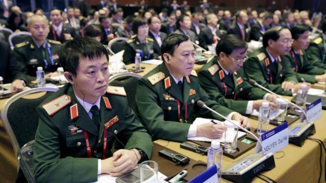 Đoàn sỹ quan Việt Nam nghe diễn văn của Phó Chủ tịch Quân ủy TW Trung Quốc tại Bắc Kinh 17/10/2015