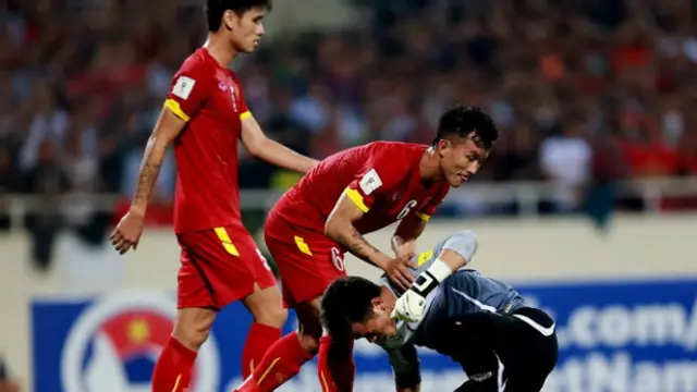 Các cầu thủ tuyển Việt Nam trong trận thua 0-3 trướcThái Lan hôm 13/10