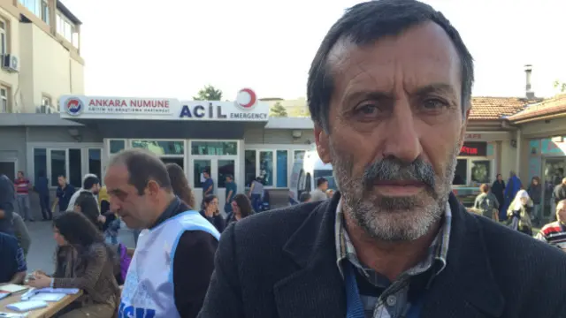 Saldırıda bacağından yaralanan Uğur Erman Karakoç'un babası Hasan Hüseyin Karakoç oğlunu başka hastaneye nakletmek için başvurduğunu söylüyor.