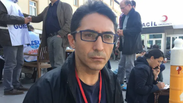 Psikolog Ercan Başal, yaralıların sürekli hayatını kaybeden arkadaşlarını sorduklarını, ailelerin ise 'iyi merak etme' yanıtını verdiklerini anlatıyor. 