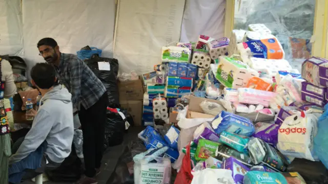 Toplanan yardımlara saldırıdan etkilenmiş yakını bulunmayan kişilerden de yardımlar geliyor.