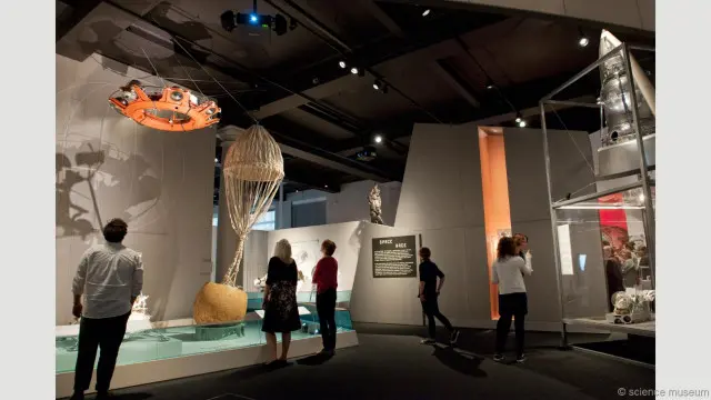 Kontainer balon dari pesawat luar angkasa Vega