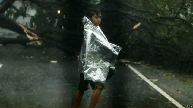 إجلاء 15 ألف شخص عن منازلهم