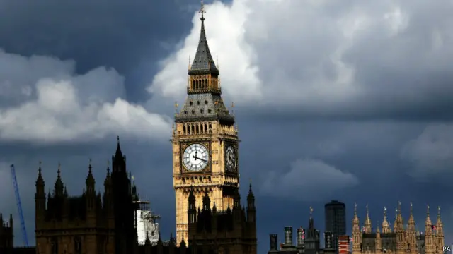 உலகப்புகழ் பெற்ற பிக் பென் கடிகார மணிக்கோபுரத்துக்கு உடனடியாக பராமரிப்பு தேவைப்படுகிறது