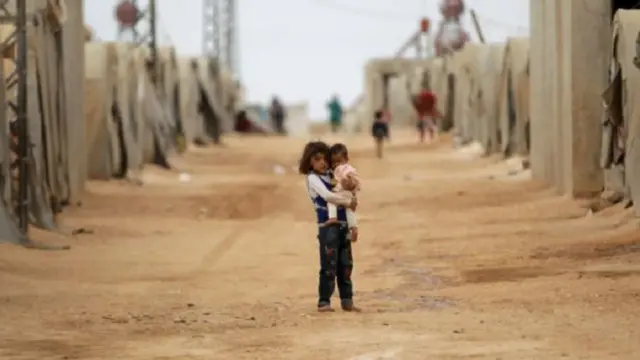 بريطانيا تقول إنها ثاني أكبر متبرع في العالم لمساعدة اللاجئين في سوريا ولبنان والأردن وتركيا