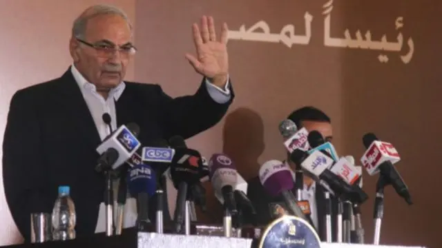 رئيس الوزراء السابق أحمد شفيق يتزعم ائتلاف الجبهة المصرية الموالي للرئيس السيسي.