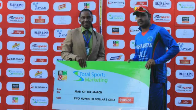 محمد نبي د ۱۱۶ منډو په جوړولو سره د لوبې غوره لوبغاړي جایزه ترلاسه کړه