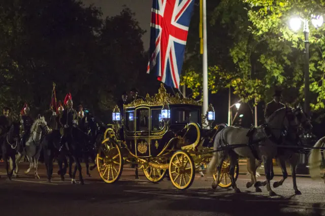 Королевские гвардейцы репетируют выезд перед визитом Си Цзиньпиня в Лондон