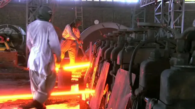 خیبر پختونخوا ایوان صنعت و تجارت کے سابق نائب صدر محمد اسحاق نے بتایا کہ صوبے میں کوئی بہتر صنعتی پالیسی نہیں ہے