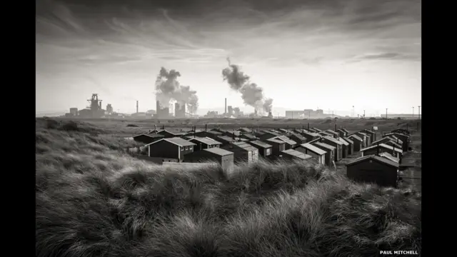 South Gare oleh Paul Mitchell.