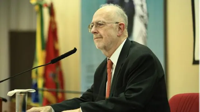 Dilma "perdeu legitimidade por aliar-se a uma corrupção que vinha de muito tempo", afirma ex-ministro do STM