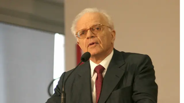 "O cenário é totalmente diferente, e agora não há nenhum apoio legal para o impeachment", defende Fábio Konder Comparato