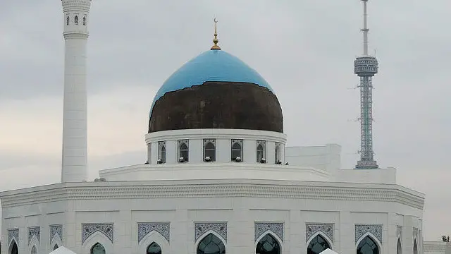 Мустақиллик иншооти: "Минор" масжиди гумбази қопламаси бир йилга етиб-етмади.