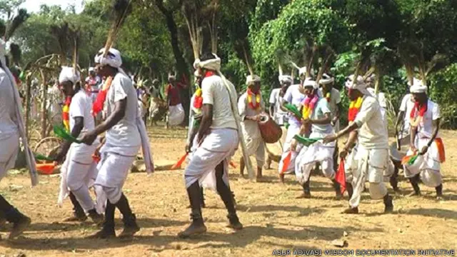 महिषासुर शहादत दिवस मनाते आदिवासी.