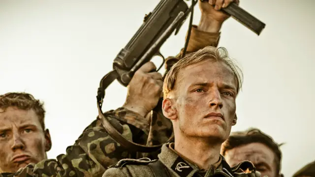 Кадр из фильма "1944"