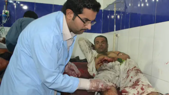 زخمیوں میں سے تین کی حالت تشویشناک تھی جن کو سی ایم ایچ منتقل کردیا گیا۔