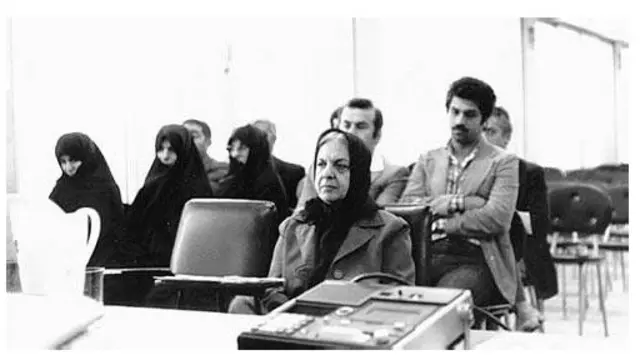 فرخ رو پارسا در دادگاه انقلاب