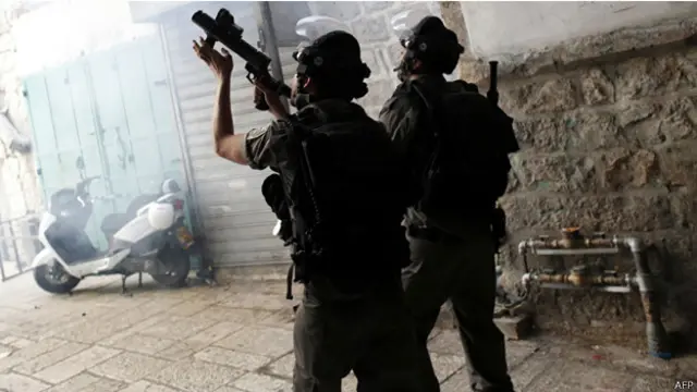 تشهد الاراضي الفلسطينية المحتلة تصعيدا في اعمال العنف