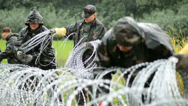 Macaristan'ın sınırlarını kapatmasının ardından büyük kısmı iç savaştan kaçan Suriyelilerden oluşan göçmenler, Slovenya'ya yönelmişti.