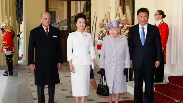 د برېتانیا حکومت وايي له چین سره یې اړیکې مهمې او په ګټه دي.