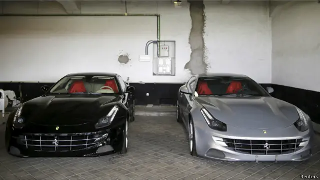 يبدأ المزاد بـ 350 الف يورو لكل من السيارتين