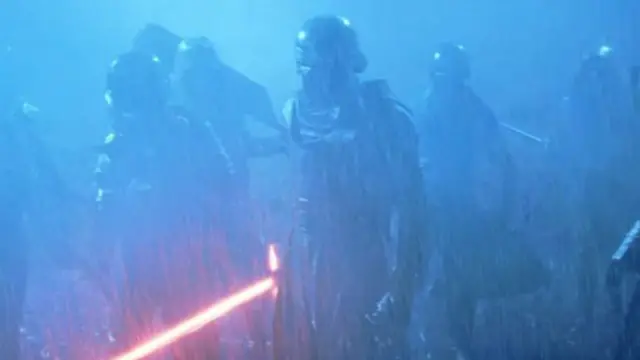 ظهرت الشخصية الشريرة الجديدة للفيلم، وهي شخصية كيلو رين، التي يجسدها أدام درايفر.