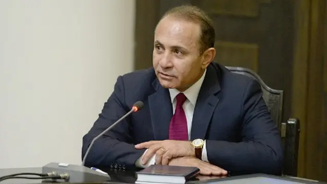 Baş nazir Abrahamyan təbliğat kampaniyası təşkilində böyük təcrübəyə malikdir.