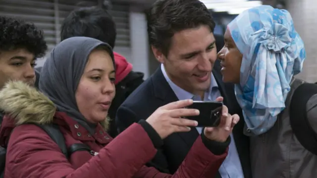 Primeiro ministro formousite de apostas politicasequipe colocando mulheres para chefiar metade dos ministérios