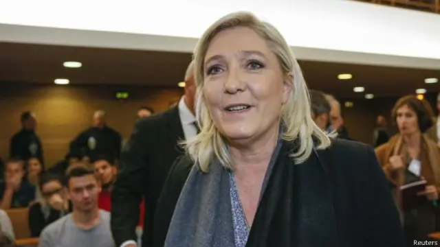 मारीन ले पेन अदालत में 