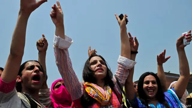 پشاور میں ایک منظم جرائم پیشہ گروہ خواجہ سراؤں پر حملوں اور ان سے بھتہ وصول کرنے میں ملوث ہے: غیر سرکاری تظیم بلیو وینز