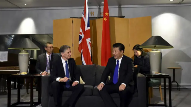 外交及联邦事务大臣菲利普·哈蒙德于中国国家主席习近平