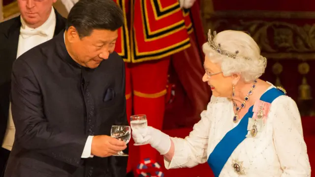 Королева Елизавета II и Си Цзиньпин