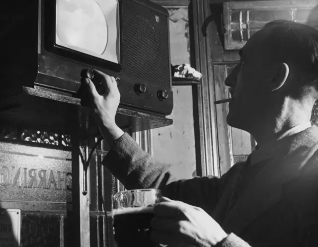 Телевизор в пабе