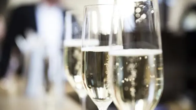 在3万英尺的高空打开的香槟跟地面上的味道不一样(图片来源:Getty Images)