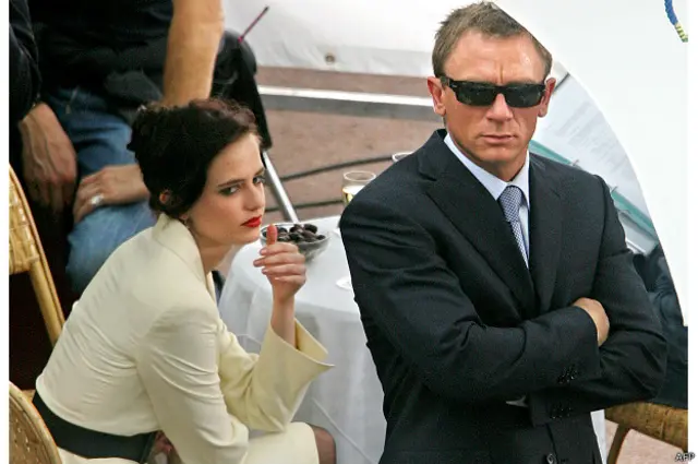 Джеймс Бонд