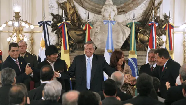 Firma para la creación del Banco del Sur.