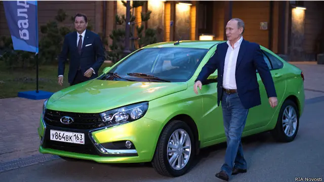 Владимир Путин и "Лада-Веста"