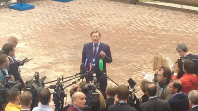 К главе администрации президента Сергею Иванову подпустили уже только проверенных журналистов