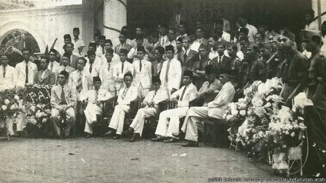 Suasana Kongres PAI di Cirebon 1938. AR Baswedan mengumpulkan para peranakan Arab dan mendirikan Persatuan Arab Indonesia (PAI) yang mendukung kemerdekaan Indonesia.