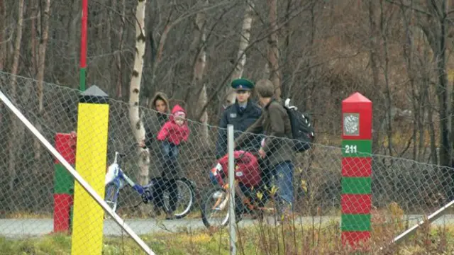 فہد نے مجھے بتایا کہ جب وہ مرمانسک پہنچے تو اُنھوں نے اپنی سائیکل کے لیے 200 ڈالر کی رقم کی ادائیگی کی