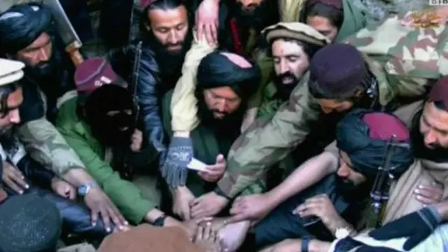 د سرچینې په وینا په وژل شویو کې د عمر په نوم یو کس هم شامل دی.