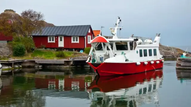 从安卡鲁登港口驶出的渡轮（图片来源：Amanda Ruggeri）